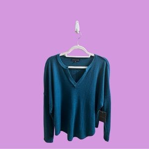 Women’s Long Sleeve V-Neck Top